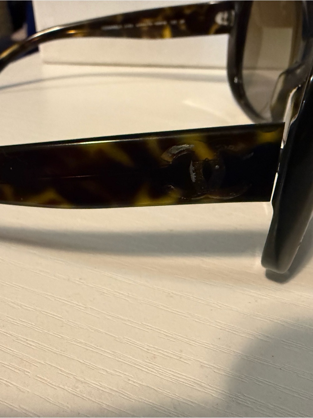 CHANEL Tortoiseshell Logo Sunglasses - Brown polarized